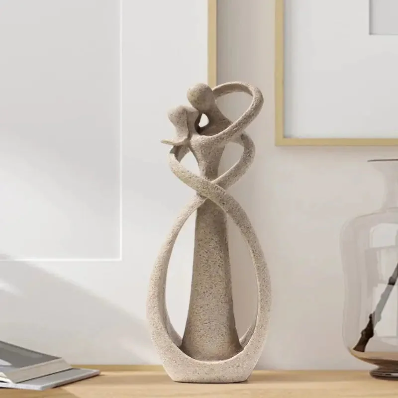 Escultura de Casal Abraçado