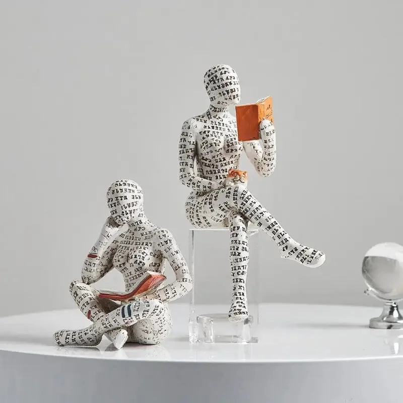Escultura Mulher Lendo Livro