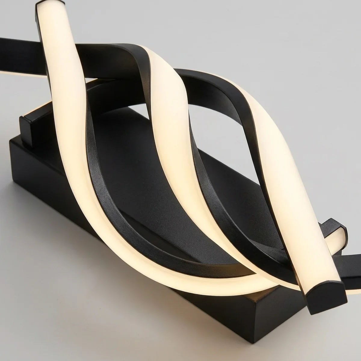 Arandela LED Minimalista Espiral Triplo Lines para Parede 24W Bivolt — detalhe