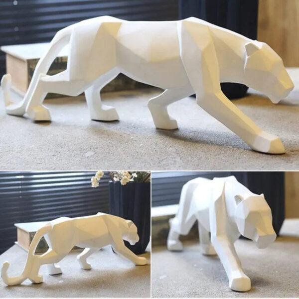 Alternative view of Escultura Geométrica Panther