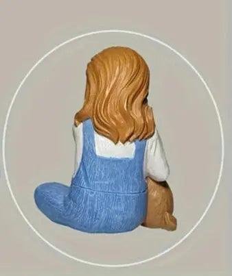 Alternative view of Escultura Menina e Golden Retriever